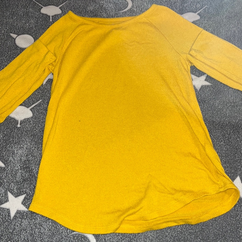This is a yellow shirt from Old Navy its very nice and cute!